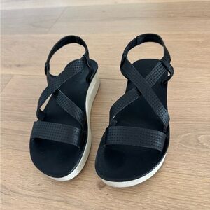 OluKai Black Crisscross Platform Sandals with Cream Sole